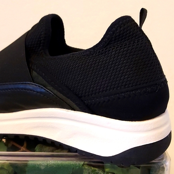 Womens Anne Klein Backdoor Camouflage Low-Top Mesh Sneaker - Picture 5 of 11